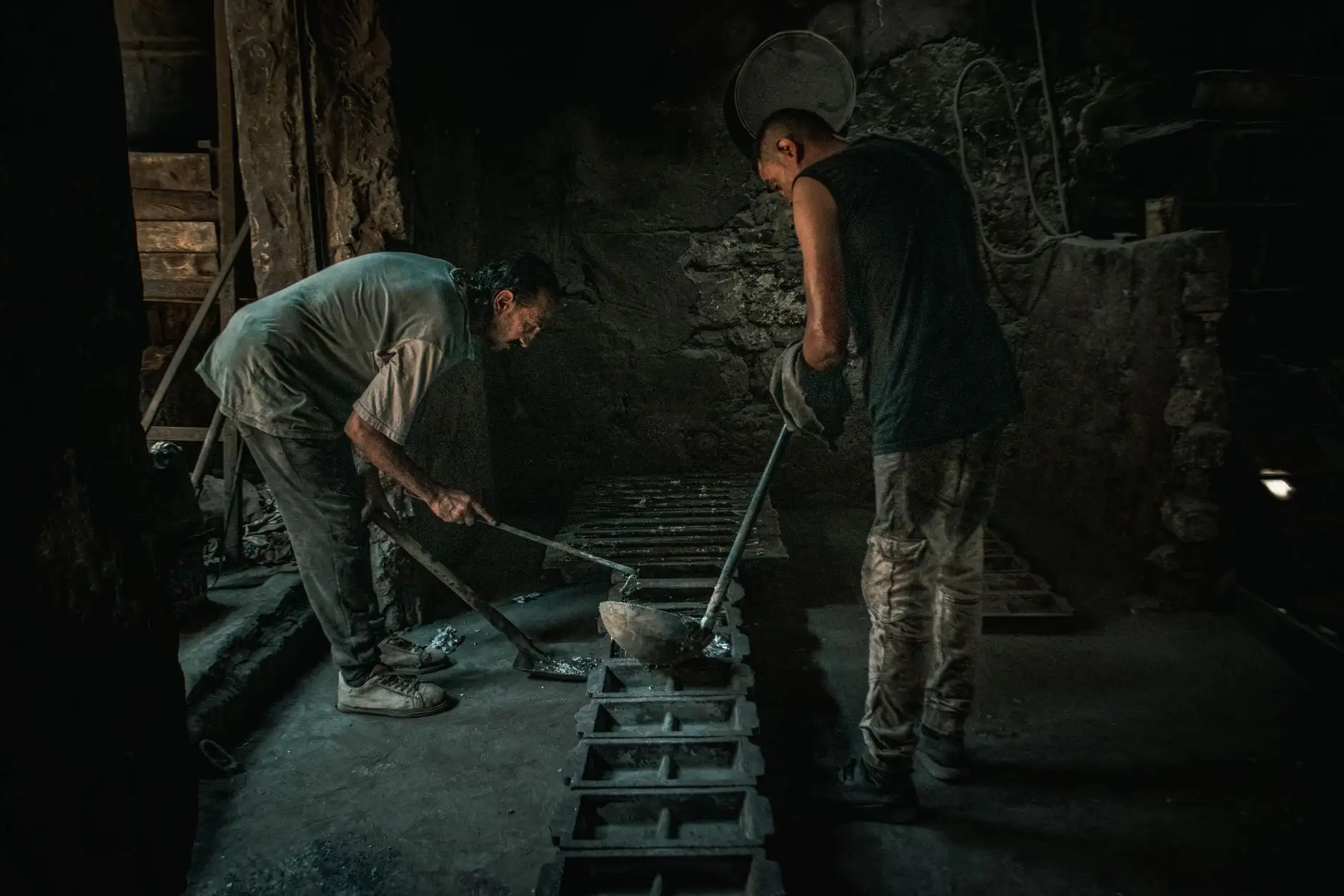 鲁南高速铁路桥梁工程建设中的关键技术难点与解决方案解析